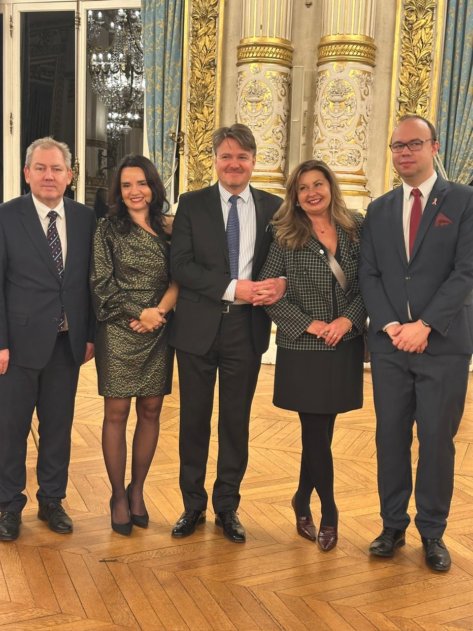 0f5b5e8b-3a40-433b-943a-352792ba1df9